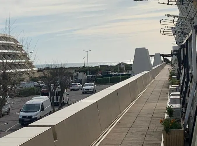 Nid Douillet Dans Les Coursives Du Village Naturiste Du Cap D Apartment *
